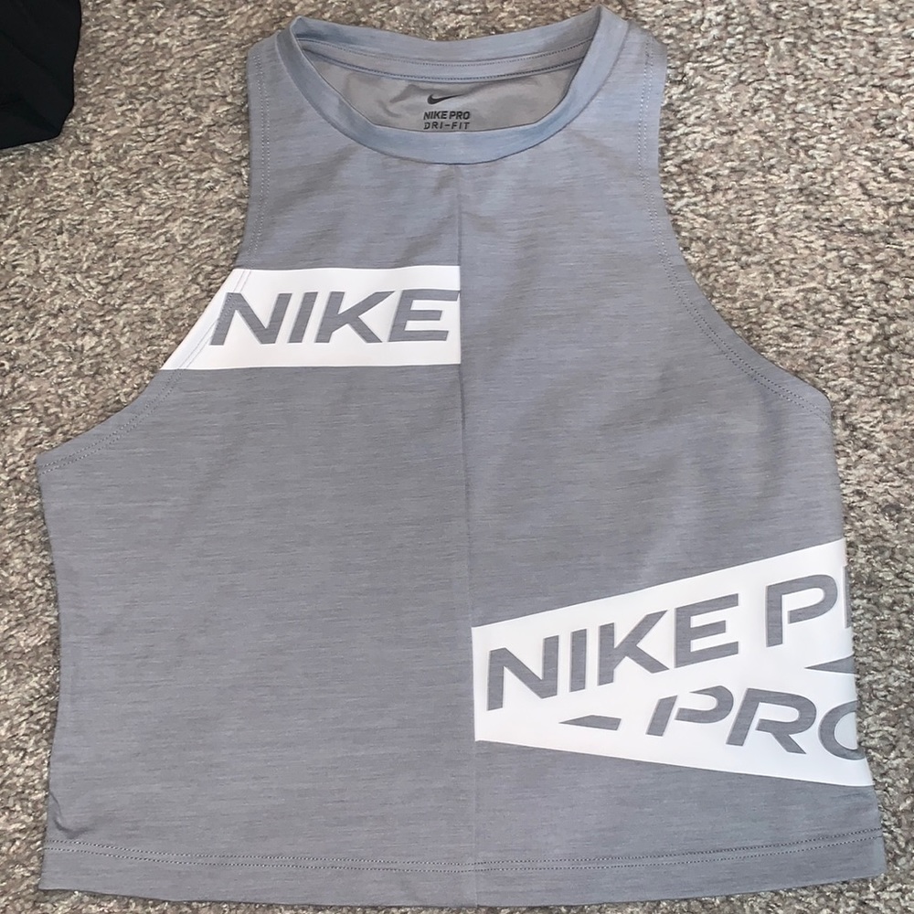 Nike Pro Dri-Fit Crop Top